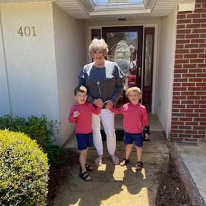 Meet your Posher, Pamela